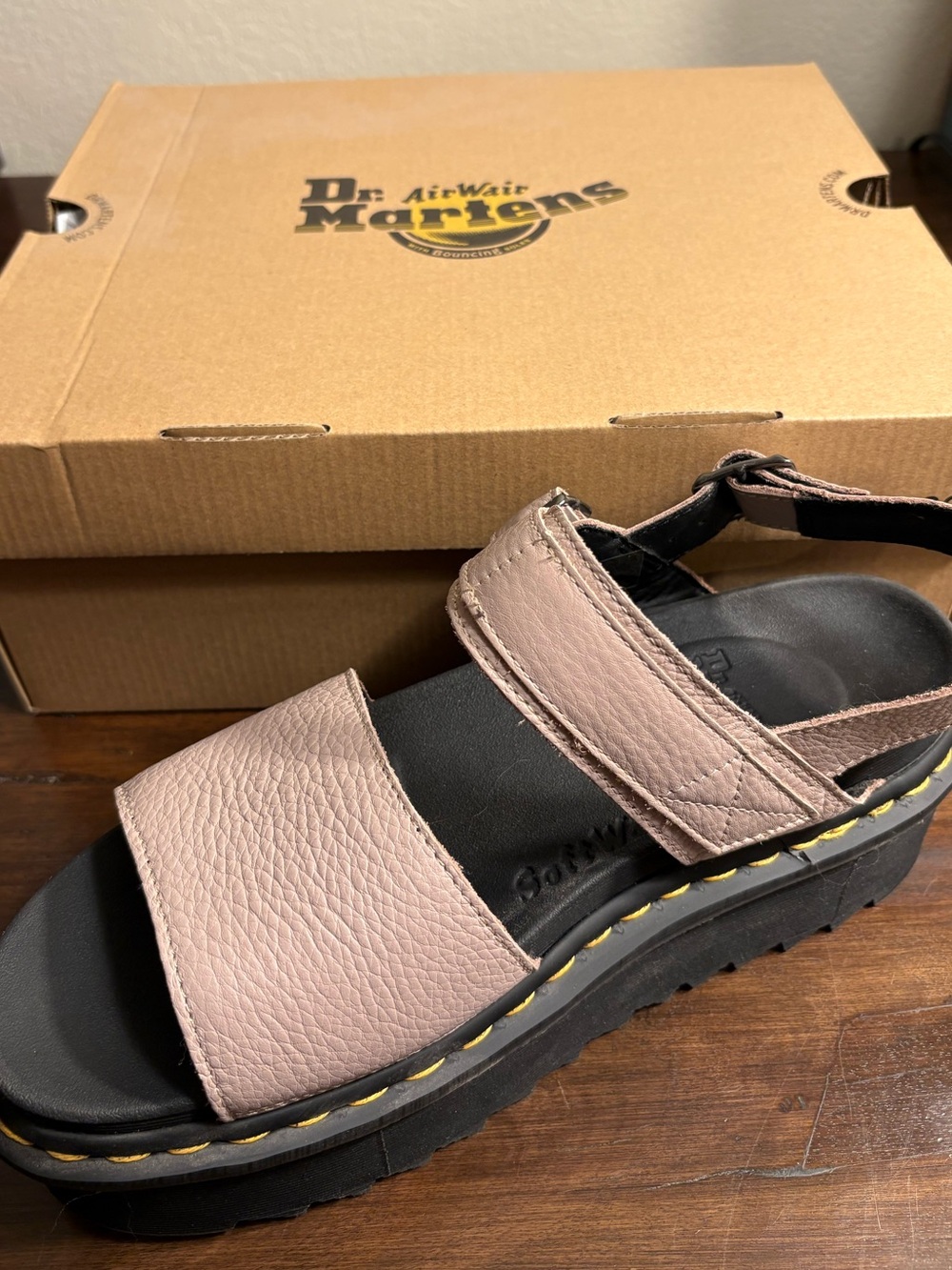 Dr. Martens Voss Quad Platform Sandal in Vintage Taupe with a Black Sole - Picture 2 of 10